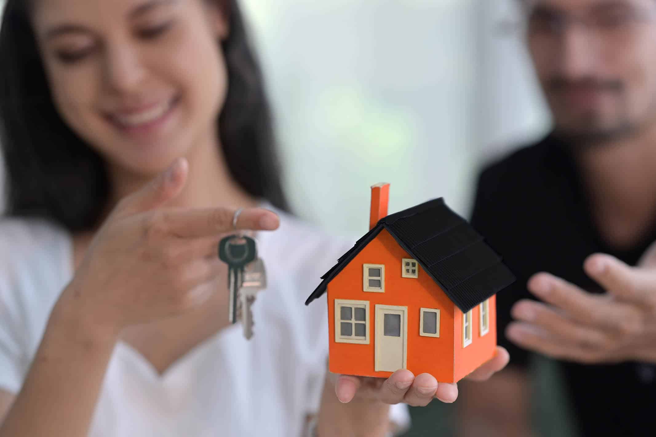 YOUNEA KI-Agent Immobilienmakler Schlüssel Haus Bild